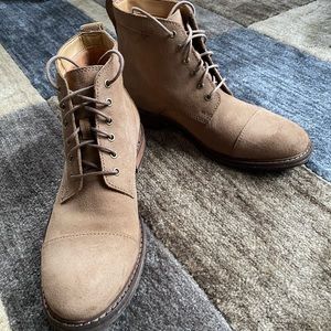 Mens tan Clarks suede boots size 9.5.